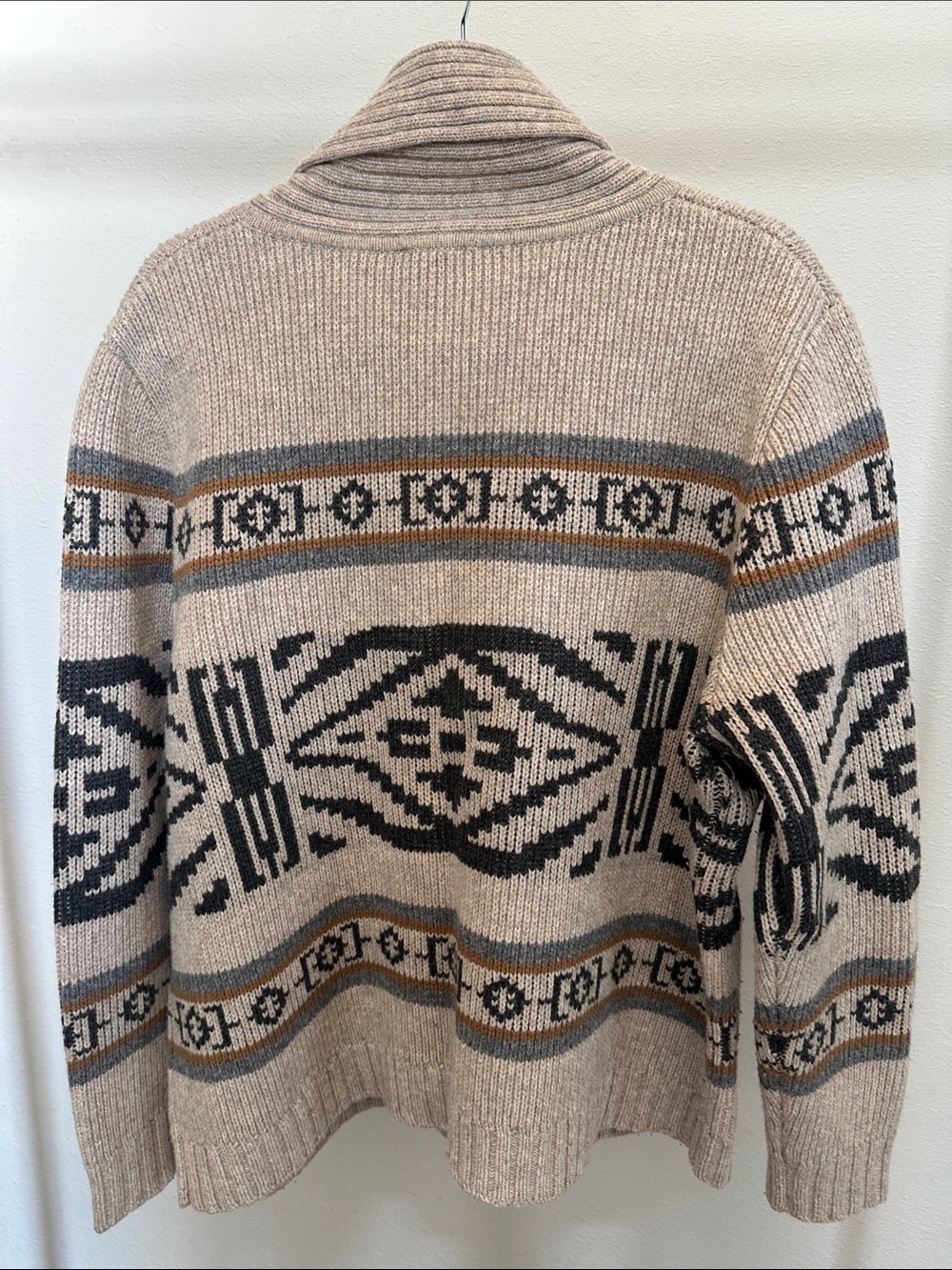 Pendleton Women’s Big Lebowski-Style Collar Cardigan - Picture 2 of 2